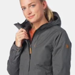FJÄLLRÄVEN Kiruna Padded Parka W 23 FJÄLLRÄVEN Kiruna Padded Parka W -Aanbiedingen Layer Up Winkel 2210002176124 016 nl