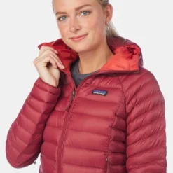 Patagonia W'S Down Sweater Hoody 17 Patagonia W'S Down Sweater Hoody -Aanbiedingen Layer Up Winkel 2210002654646 015 nl